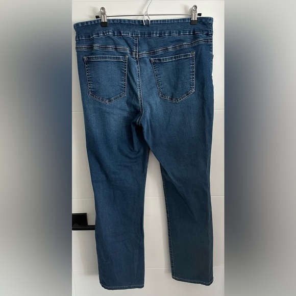 Reitmans Women's R Jeans- The Original Comfort - Size 33 - Picture 2 of 8